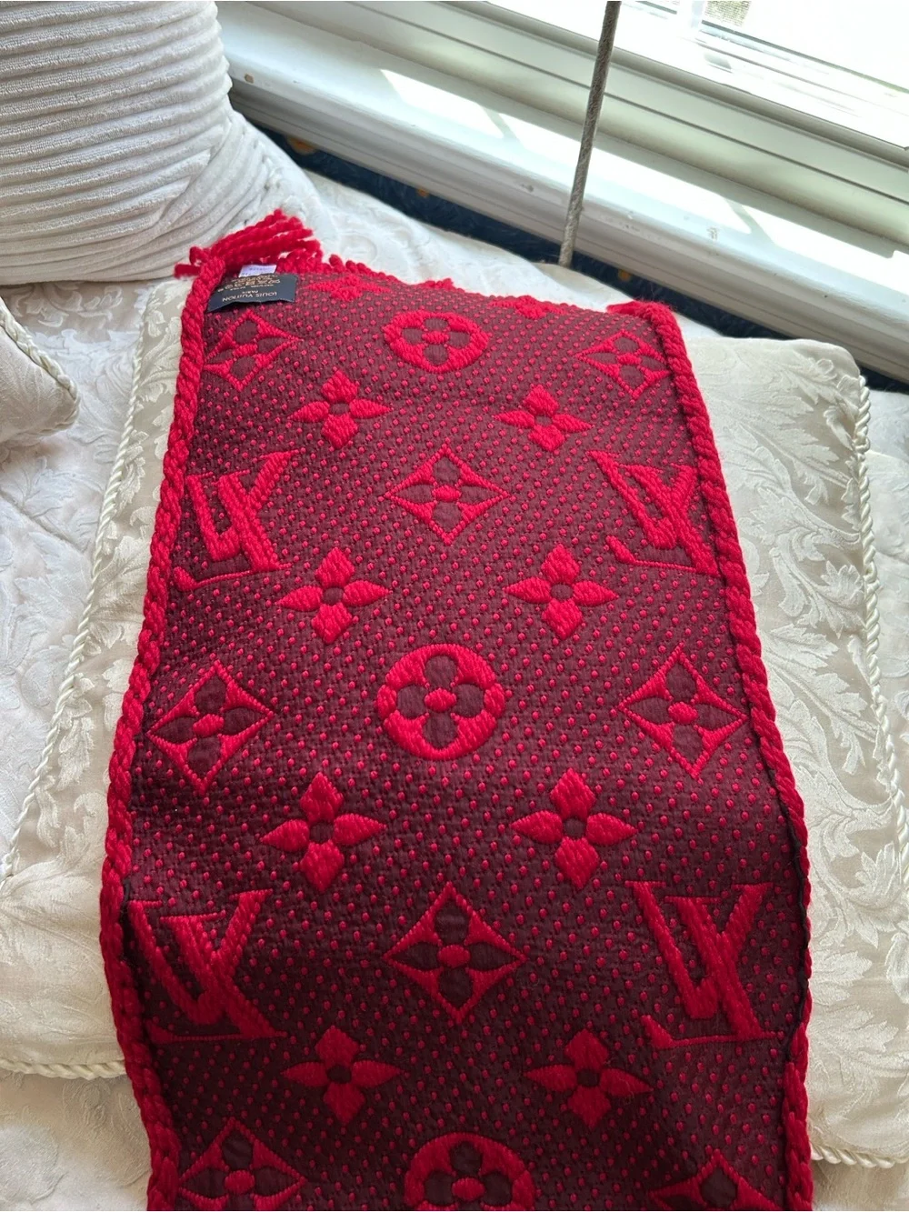 Authentic LV Red Monogram Wool & Silk Scarf or Wrap. Made in Italy w/ COA. - Picture 5 of 12